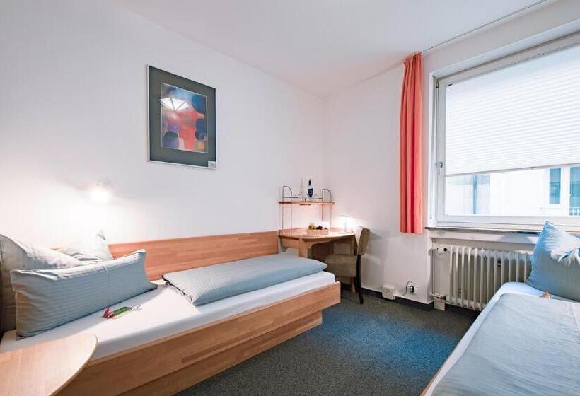 فندق Der Akademie Caritas Pirckheimer Haus