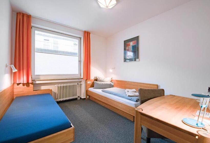 فندق Der Akademie Caritas Pirckheimer Haus