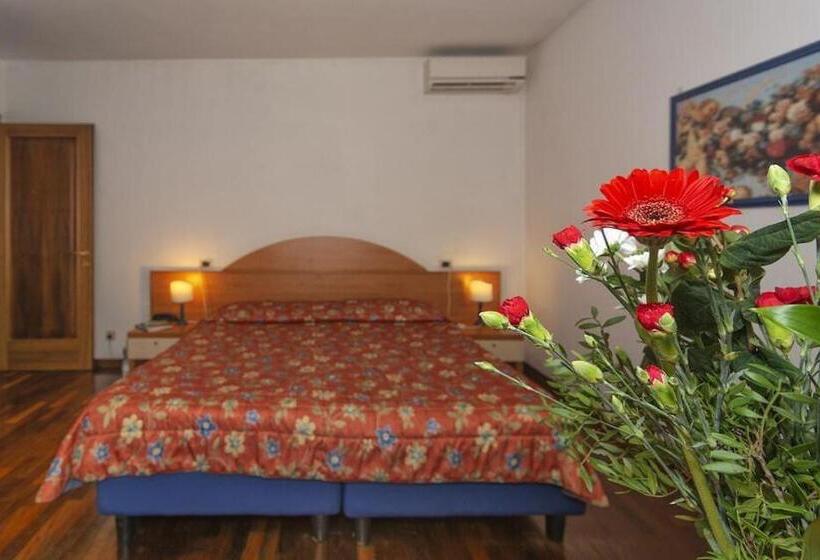 هتل Giada Palace  Pool & Resort