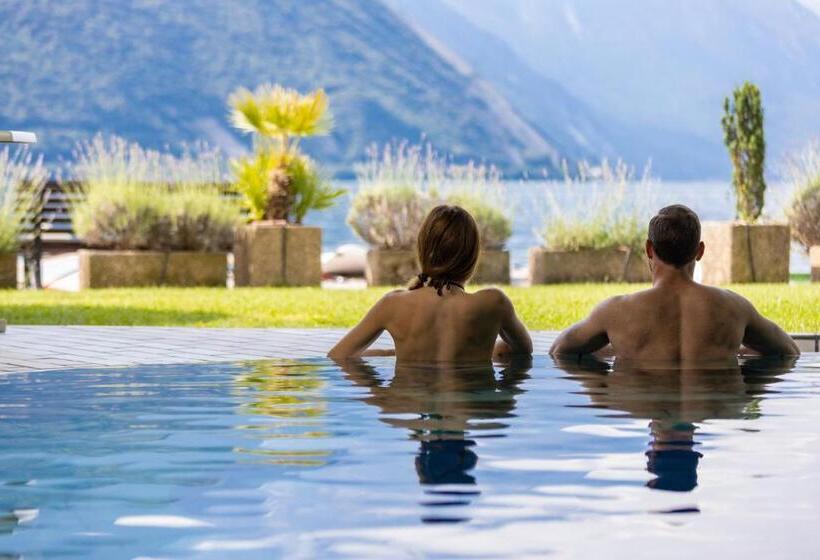 هتل Lido Blu  Surf & Bike