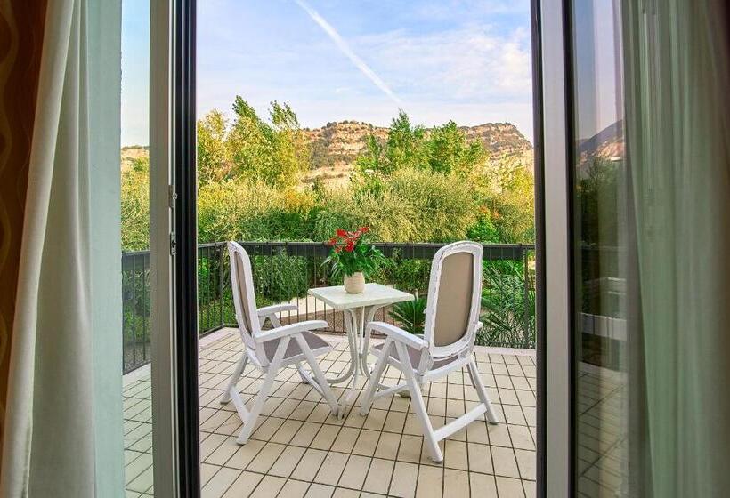 هتل Lido Blu  Surf & Bike