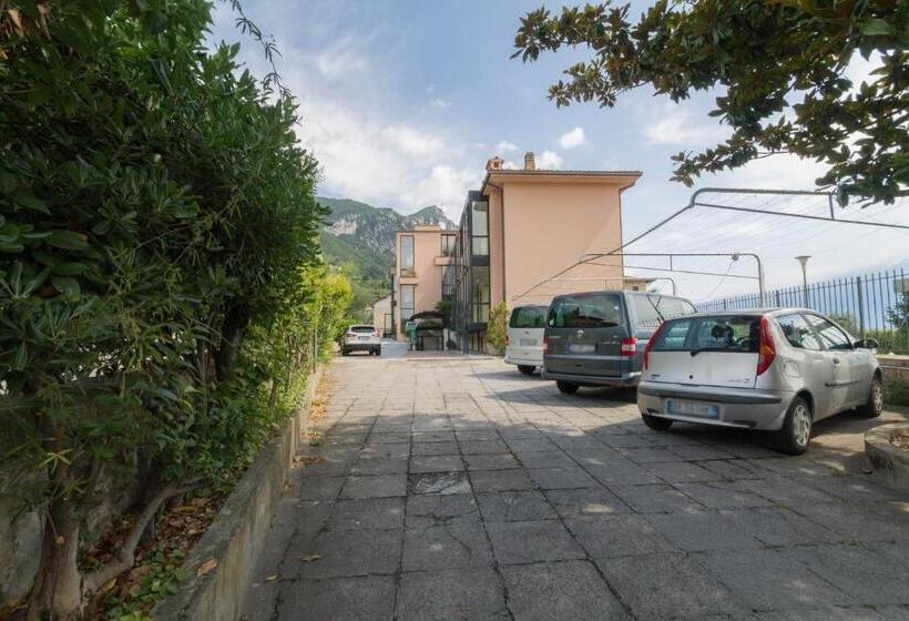 בית מלון כפרי Lido