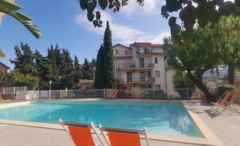 هتل Residence Oleandro