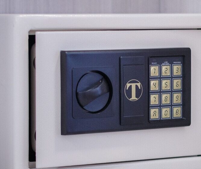 فندق Twelve