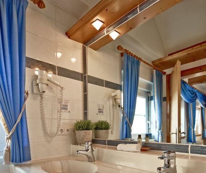 בית מלון כפרי Und Restaurant Bommersheim