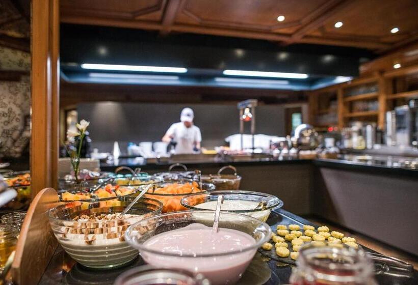 فندق Weinegg Wellviva Resort