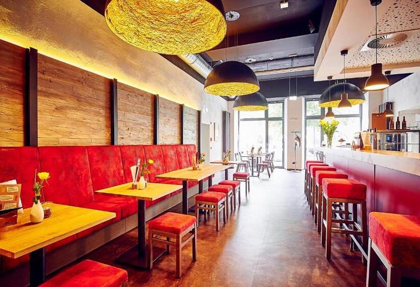 پانسیون Djh Jugendgästehaus Adolph Kolping