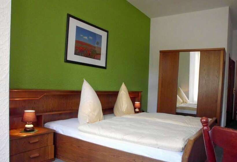 酒店 Garni Am Thüringer Kloßtheater