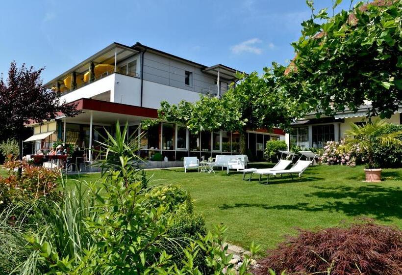 ホテル Strandhaus Eberle
