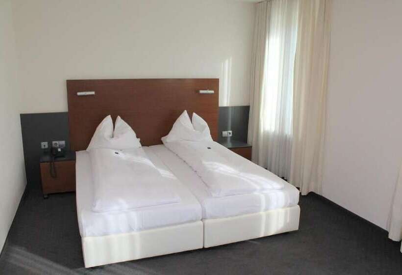 هتل Am Hirschgarten