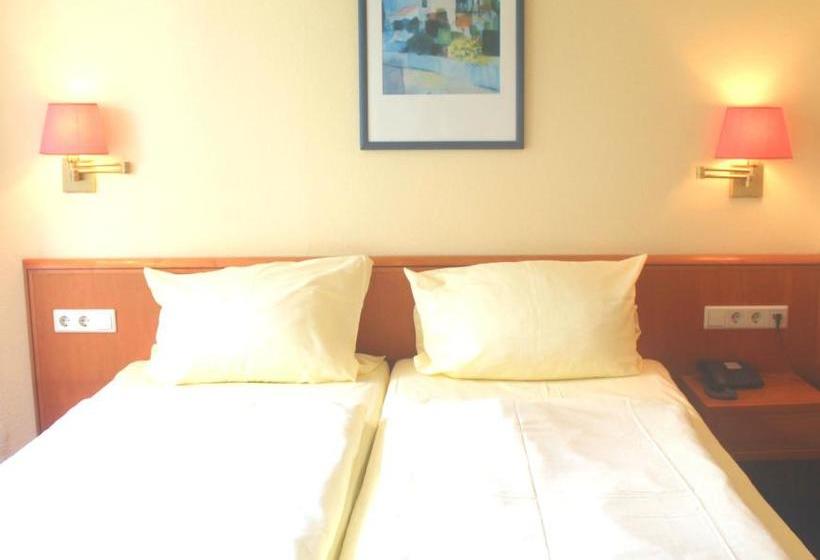 هتل Eden   Am Hofgarten