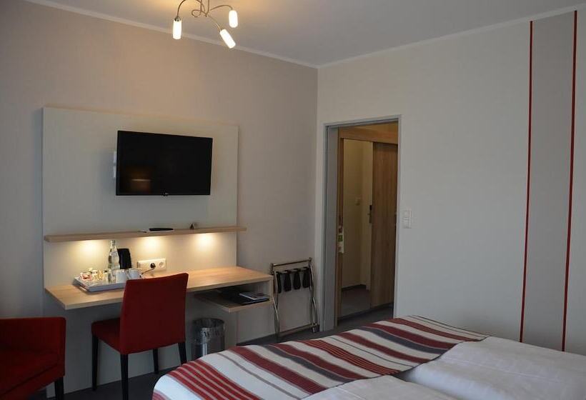 Flair Hotel Am Rosenhügel   Garni