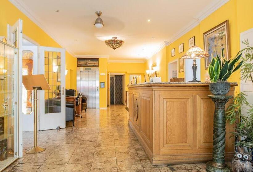 هتل Kurfürstenhof