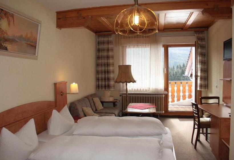 فندق Schwarzwald Gasthof Hirsch