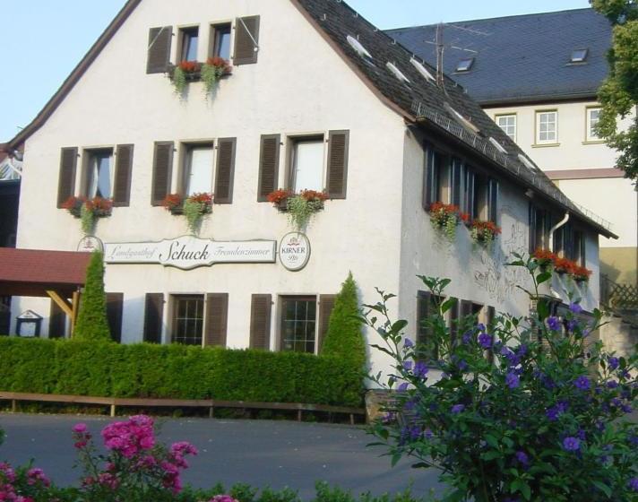 ペンション Landgasthof Schuck