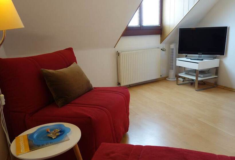 تختخواب و صبحانه Pension Am Helenenwall