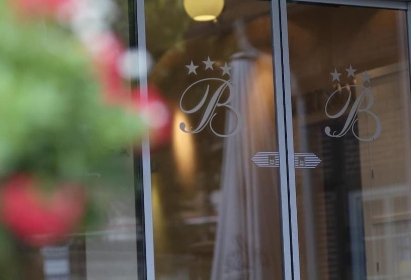 فندق Brunnenhof International