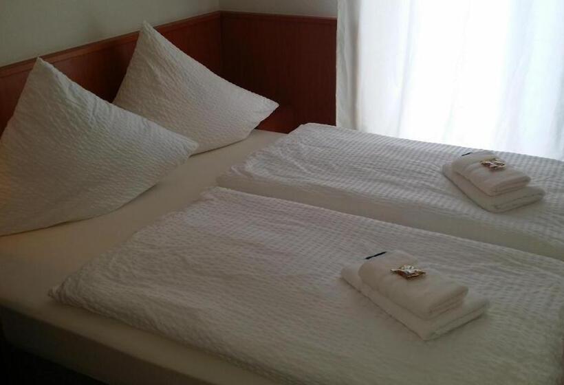 هتل Garni Kaiserpfalz