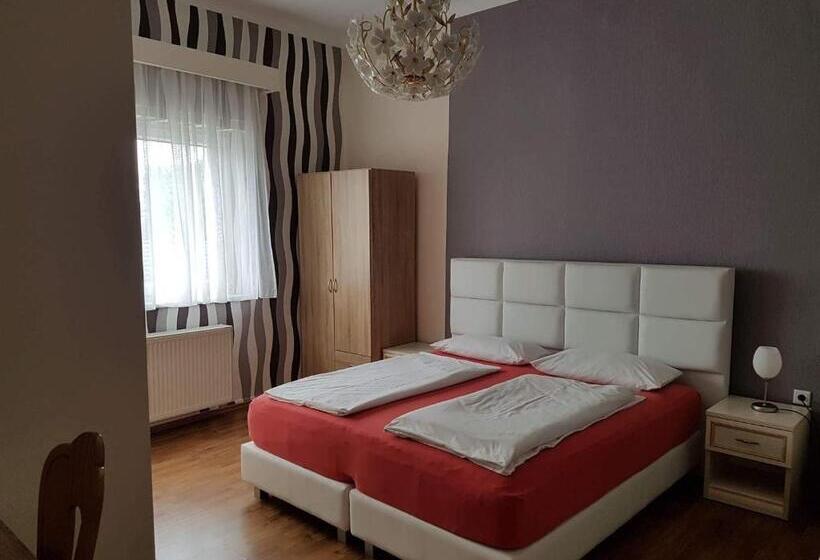 Отель Rheinischer Hof