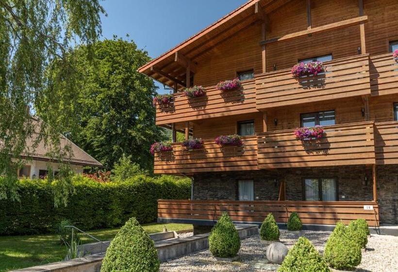 בית מלון כפרי Villa Lago Garni