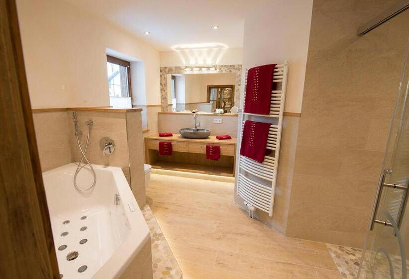 פנסיון Wellness Hotel Adler