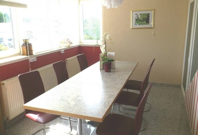 مبيت وإفطار Eifel   Pension