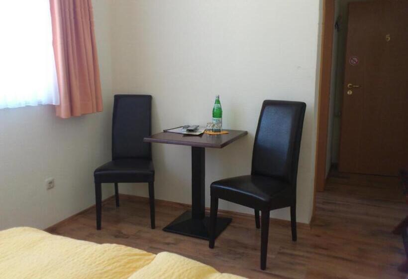 مبيت وإفطار Eifel   Pension