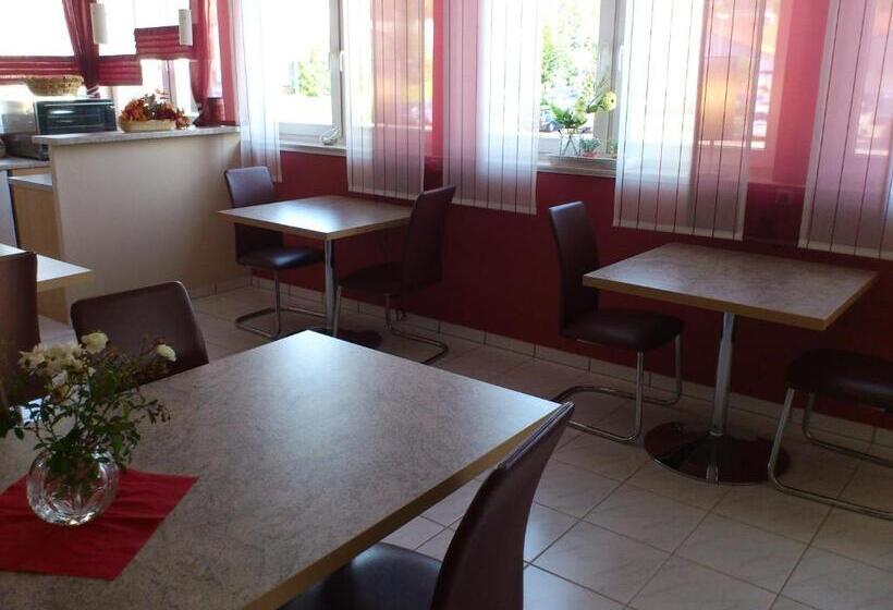 مبيت وإفطار Eifel   Pension