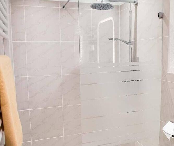 تختخواب و صبحانه Landgasthof Waldeck