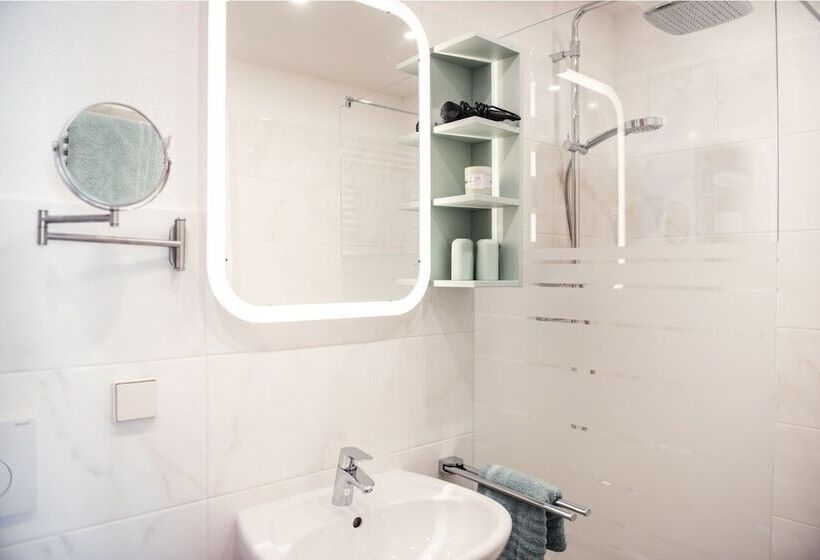 تختخواب و صبحانه Landgasthof Waldeck