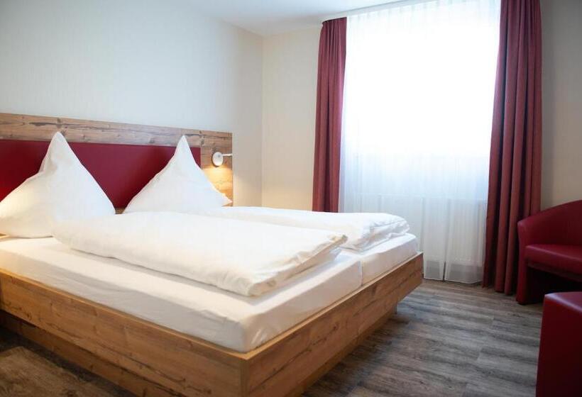 ペンション Gasthaus Stroh