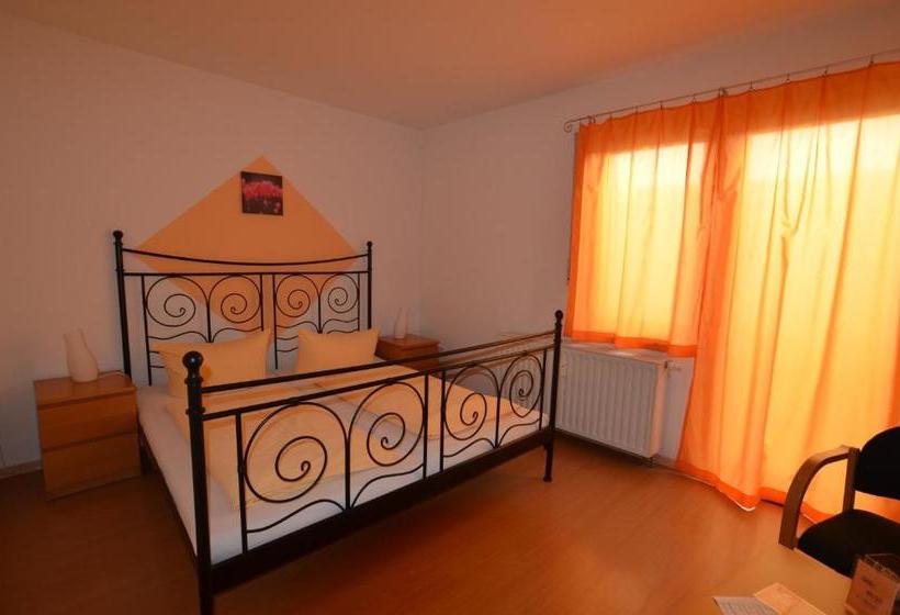 Bed and Breakfast Pension Mezzaluna