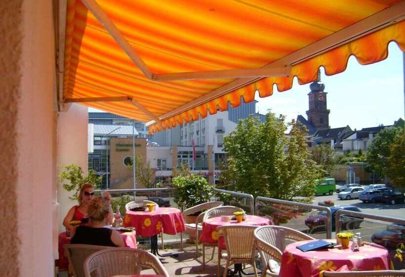 ベッドアンドブレックファースト Stadtcafé Pension