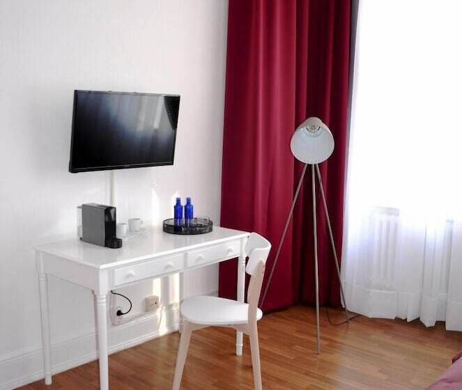 هتل Reverey  Kontaktloser Self Check In