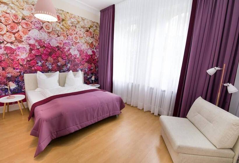 هتل Reverey  Kontaktloser Self Check In