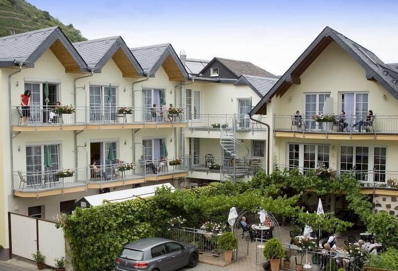Winzerhotel   Restaurant Zum Moselstrand