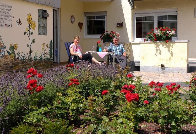 Winzerhotel   Restaurant Zum Moselstrand