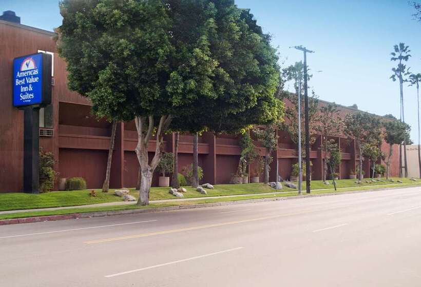 בית מלון כפרי Americas Best Value Inn & Suites Los Angeles Downtown Sw