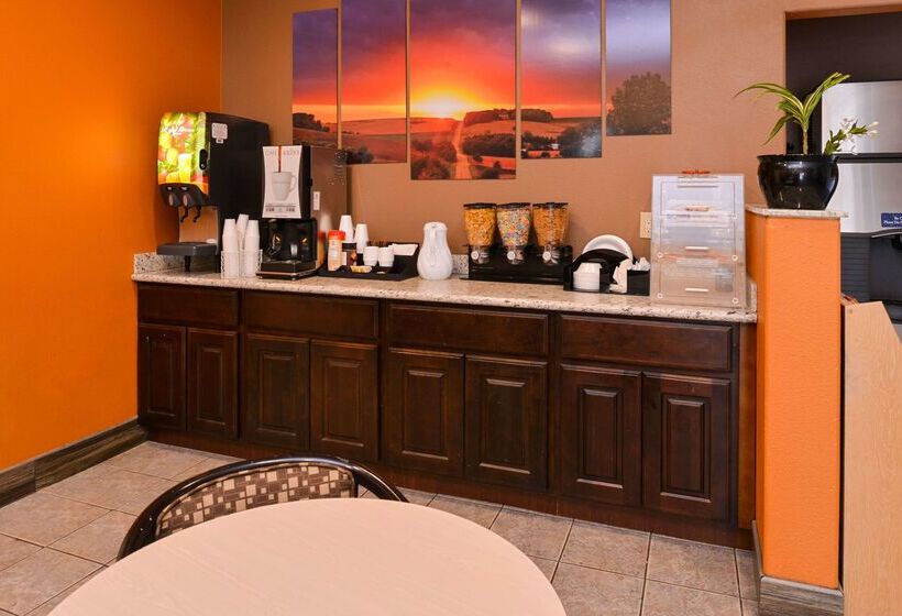 酒店 Americas Best Value Inn & Suites Madera