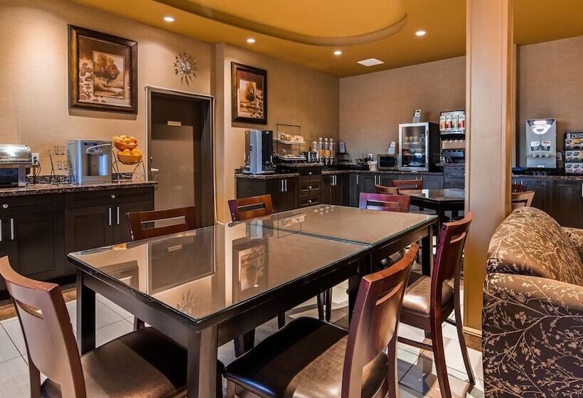 هتل Best Western Plus Estevan Inn & Suites