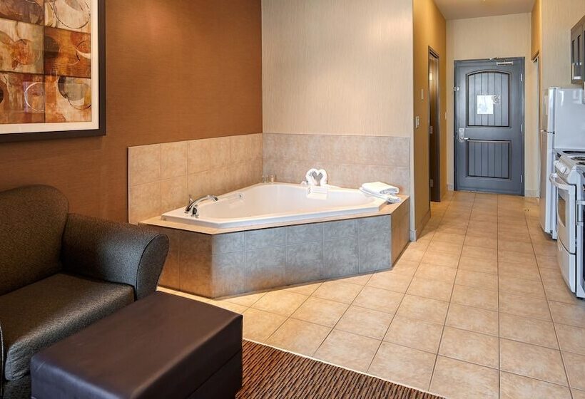 هتل Best Western Plus Estevan Inn & Suites