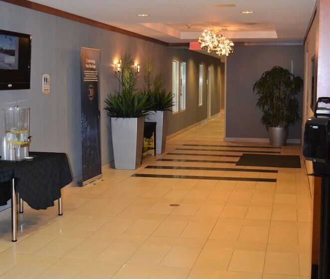 هتل Fairfield Inn & Suites By Marriott Sault Ste. Marie