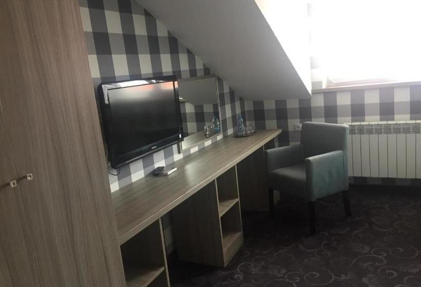 בית מלון כפרי Pensjonat Retro