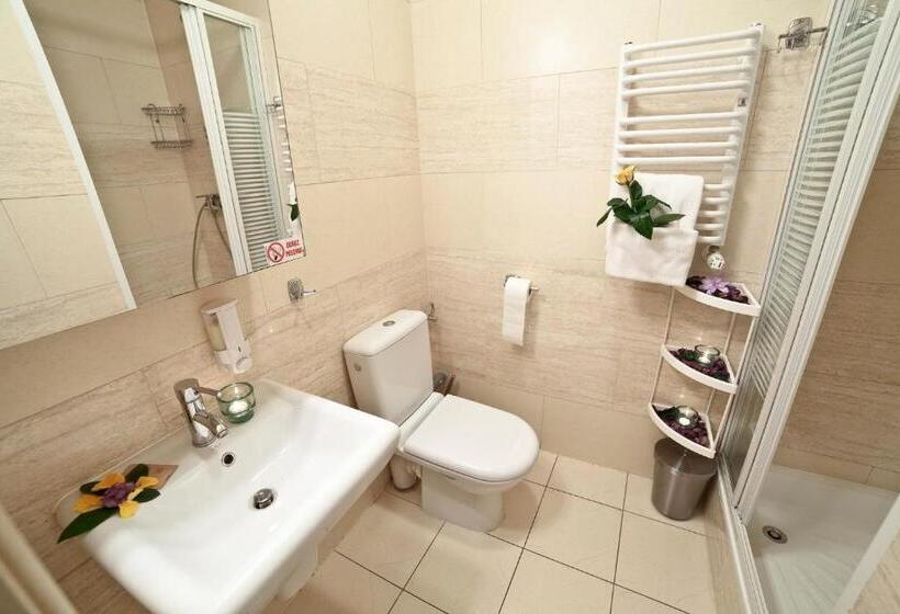 ホテル Standard Delegacyjny Bed & Breakfast