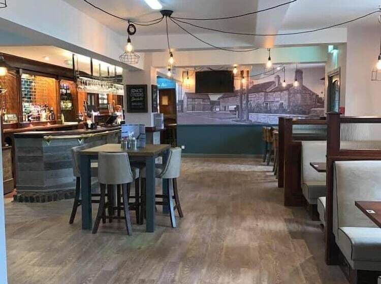 تختخواب و صبحانه The Farmers Arms