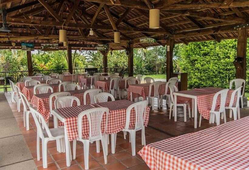 هتل Eden Parque Del Cafe