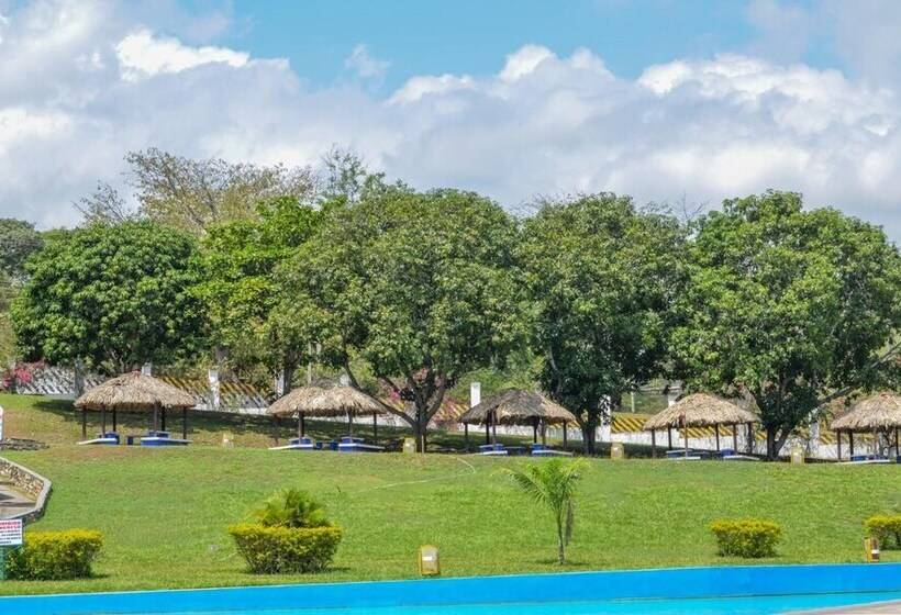 هتل Y Parque Acuatico Agua Sol Alegría