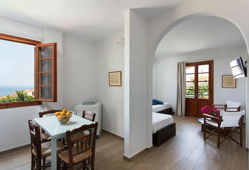 Venetia Apartments