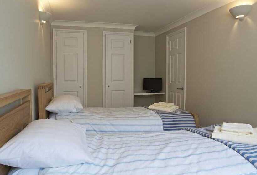 4 West Park Mews