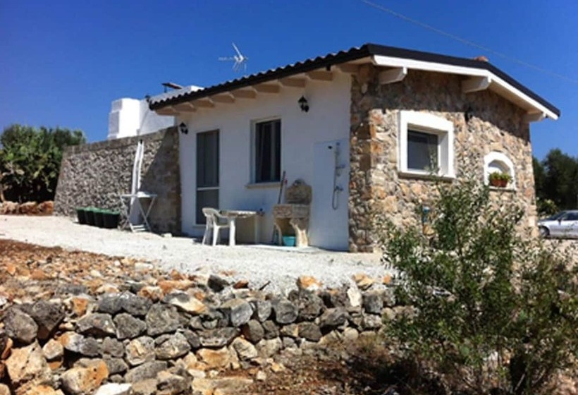 Elegant Detached Trullo With Garden And Terrace Overlooking The Sea!